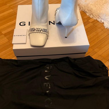 Stivaletti con tacco Givenchy