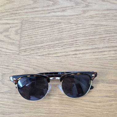Sonnenbrille