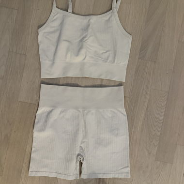 Beige Pilates set