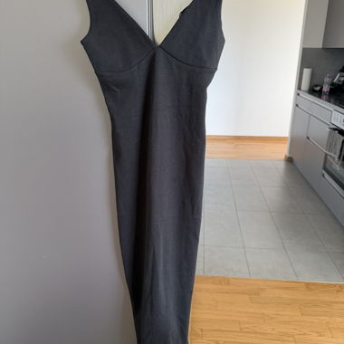 Schwarzes Kleid von Bershka