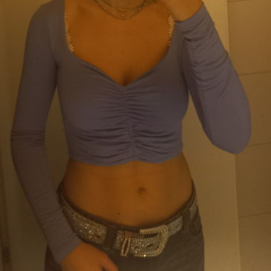 Lila Langarm-Crop-Top
