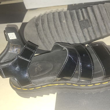 Dr. Martens Sandalen