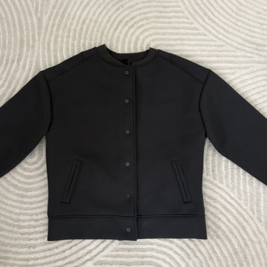 Schwarze Bomberjacke