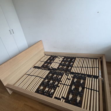 Bett 160x200 mit Lattenrost