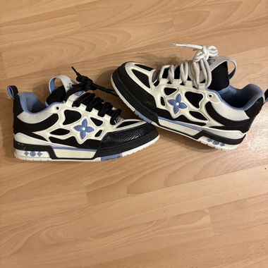 Baskets Louis Vuitton noires et blanches