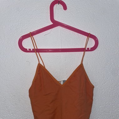 Top orange 