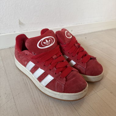 Sneaker Adidas Originals rosse retrò