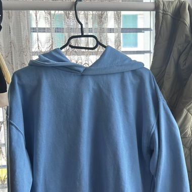 Hellblauer Oversize-Hoodie