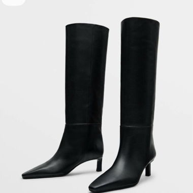 Black Knee-High Heeled Boots