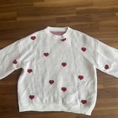 Pull avec coeurs