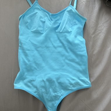 Body turchese con spalline