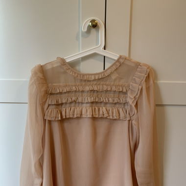 Nudefarbende Bluse mit wunderschönen Details