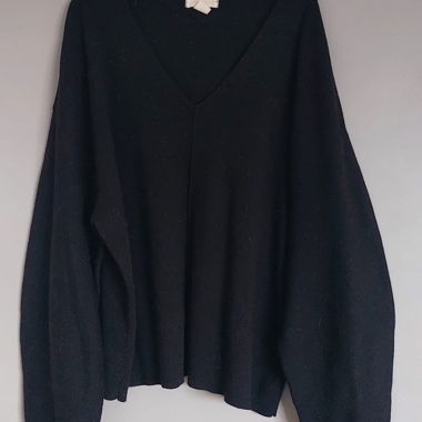 Oversize schwarzer V-Ausschnitt Pullover