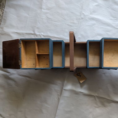 Boîtier de Couture Vintage en Bois