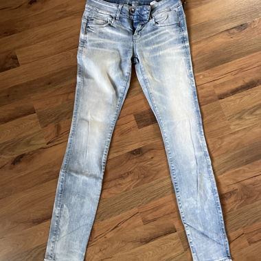 Jean skinny à lavage clair