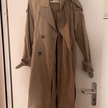 Trench-coat