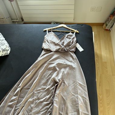 Abendkleid mit Wickeloptik