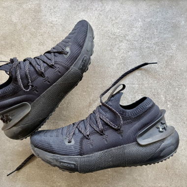 Sneakers in maglia Under Armour