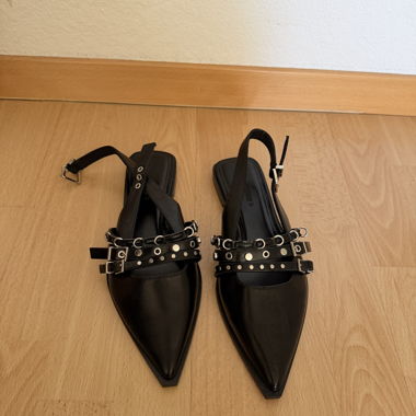 Sandales noires de Stradivarius