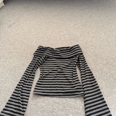 Gestreiftes Off-Shoulder-Top