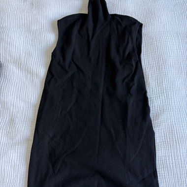 Top dolcevita smanicato lungo nero