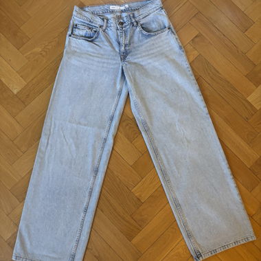Subdued light wash wide-leg jeans EU 40