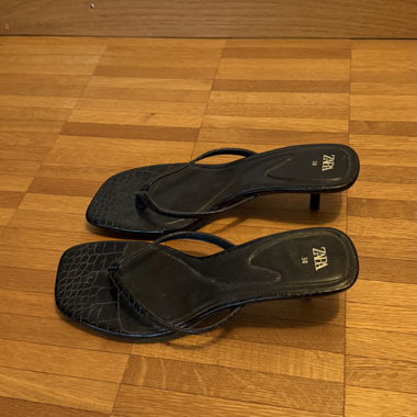 Zara heeled sandals  black croc effect