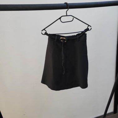 ZARA schwarzer Minirock mit Flechtgürtel XS