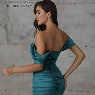 Robe moulant en satin 