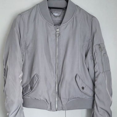 Grey bomber jacket with zipper