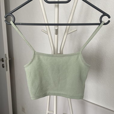 Ribbed Spaghetti Crop Top