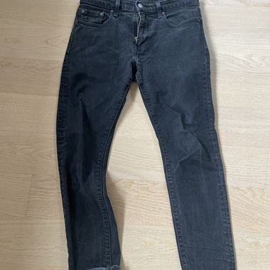 Jeans Levi’s Dark Denim W30 L30 Herren-Kollektion