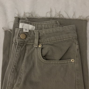 Graue High-Waist Jeans