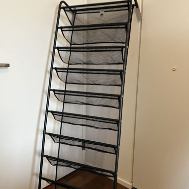 Shoe shelf