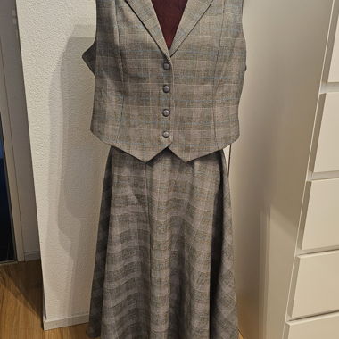 Completo Due Pezzi a Quadri Gilet e Gonna