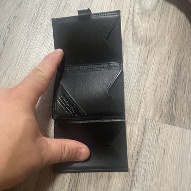 Portafoglio nero in pelle