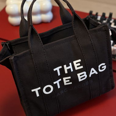 Marc Jacobs The Tote Bag