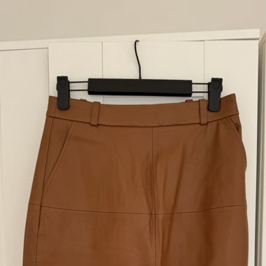 Brown skirt