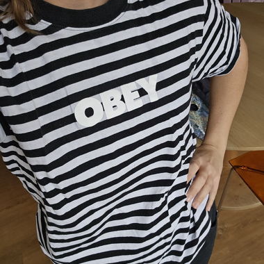 T-shirt Obey