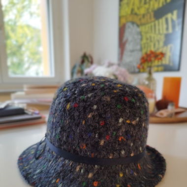 Blue wool hat with colored dots