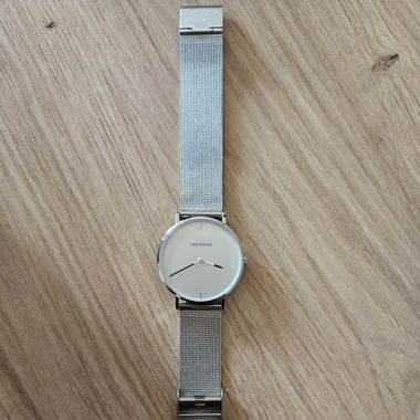 I AM KAMU Uhr