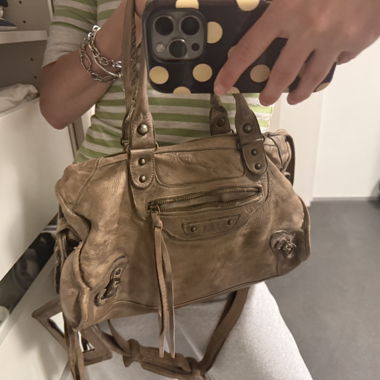 Braune Handtasche ähnlich balenciaga city