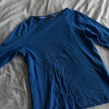 T-shirt blu basic a maniche lunghe