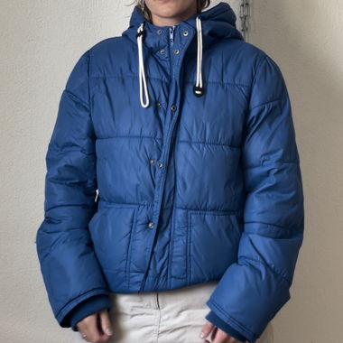 Blaue Puffer Jacke