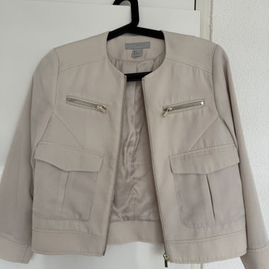 Beige Jacke mit Taschen
