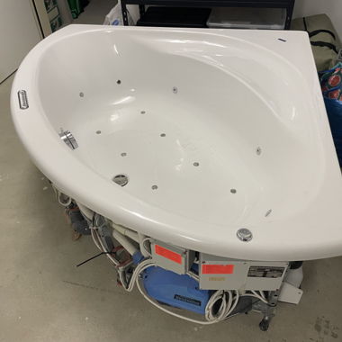 Unused Wellcraft Whirlpool Bath / Jacuzzi