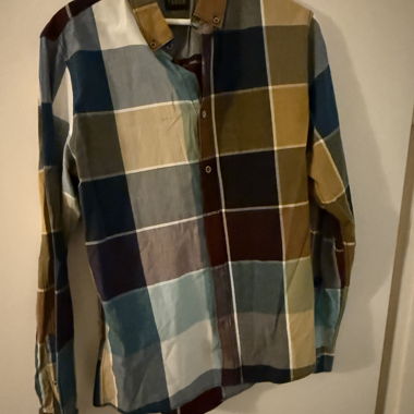 Chemise aux couleurs particulières