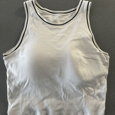 Top con reggiseno integrato