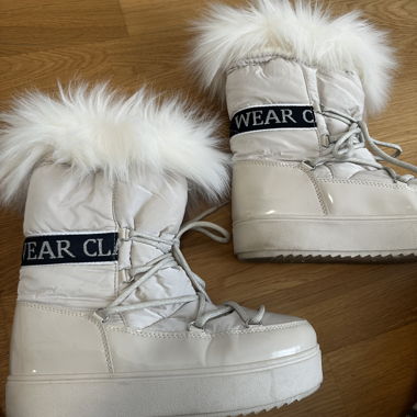 Snow boots with faux fur size 39