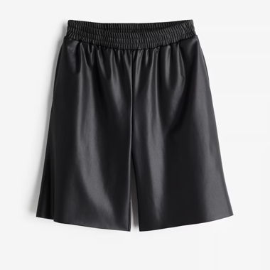 H&M Divided Shorts schwarz aus Kunstleder